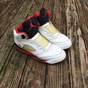 Jordan 5 fire red